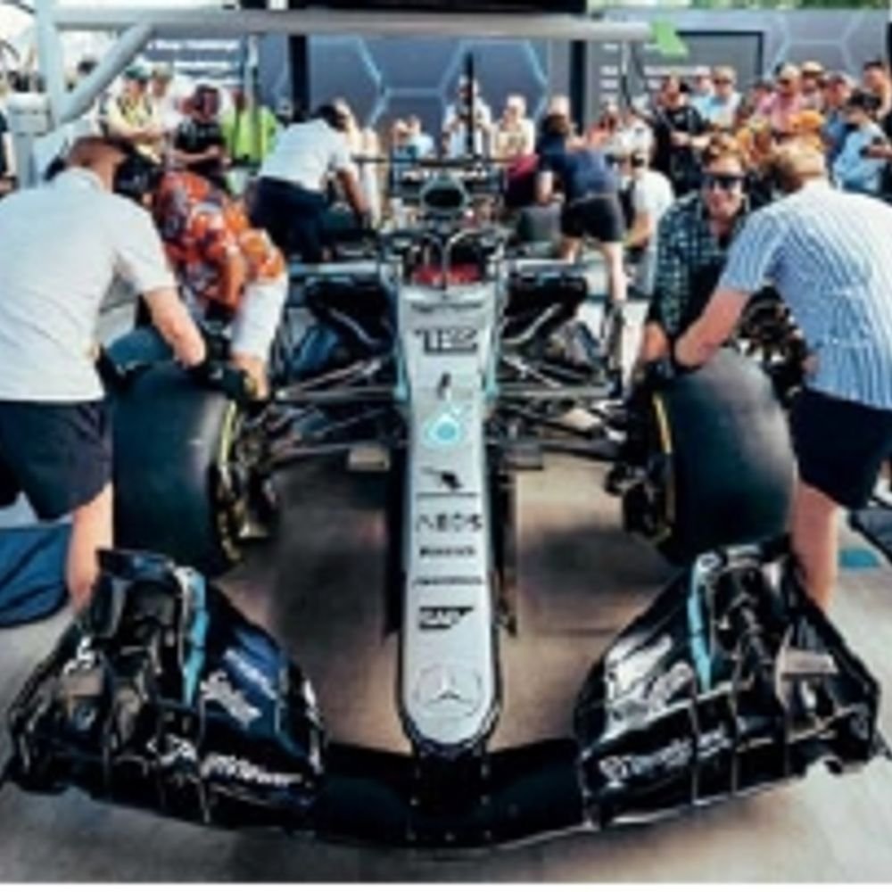 8 vitórias de construtores Mercedes e 6 títulos de Hamilton: Com 300 sensores e tecnologia para inteligência artificial, a Mercedes se tornou a equipe de maior sucesso na Fórmula 1.