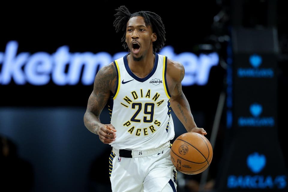 Como o Indiana Pacers deve abordar o contrato parcialmente garantido de Quenton Jackson?