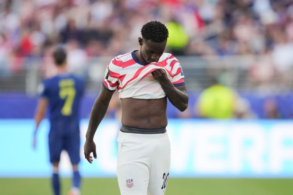 Por que a USMNT não pode apelar do cartão vermelho de Folarin Balogun