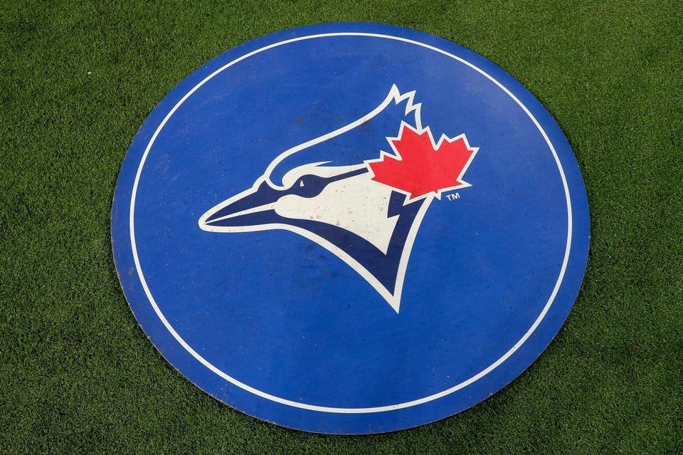 O ex-arremessador do Blue Jays junta-se à AL West após uma excursão de 3 dias em Toronto