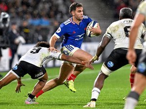 XV da França: Grande golpe para os Blues! Ferido e retraído, Damian Penaud foi forçado a retornar à França