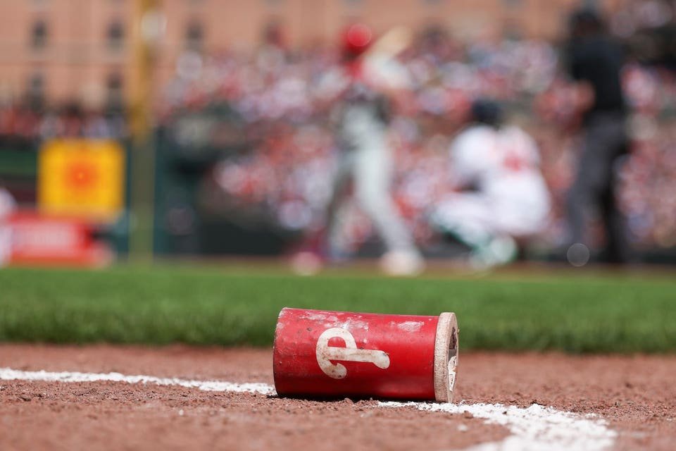 Phillies corta laços com o outfielder da MLB de 7 anos em meio a um declínio brutal