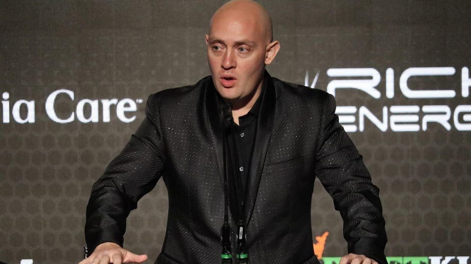 Bare Knuckle Boxing adiciona Loren Mack como novo CMO e EVP de estratégia