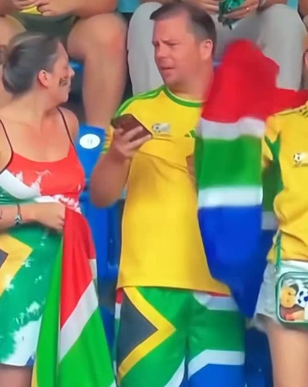Leitor labial especialista revela o que realmente aconteceu entre o casal da Copa do Mundo capturado pelas câmeras… depois que uma troca tensa se tornou viral