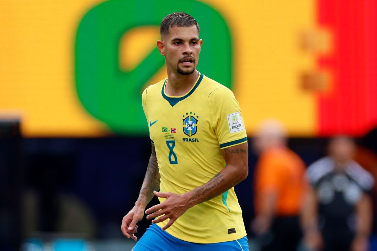 Bruno Guimarães fala, alternativa de Morgan Rodgers, transferência do Arsenal mais recente
