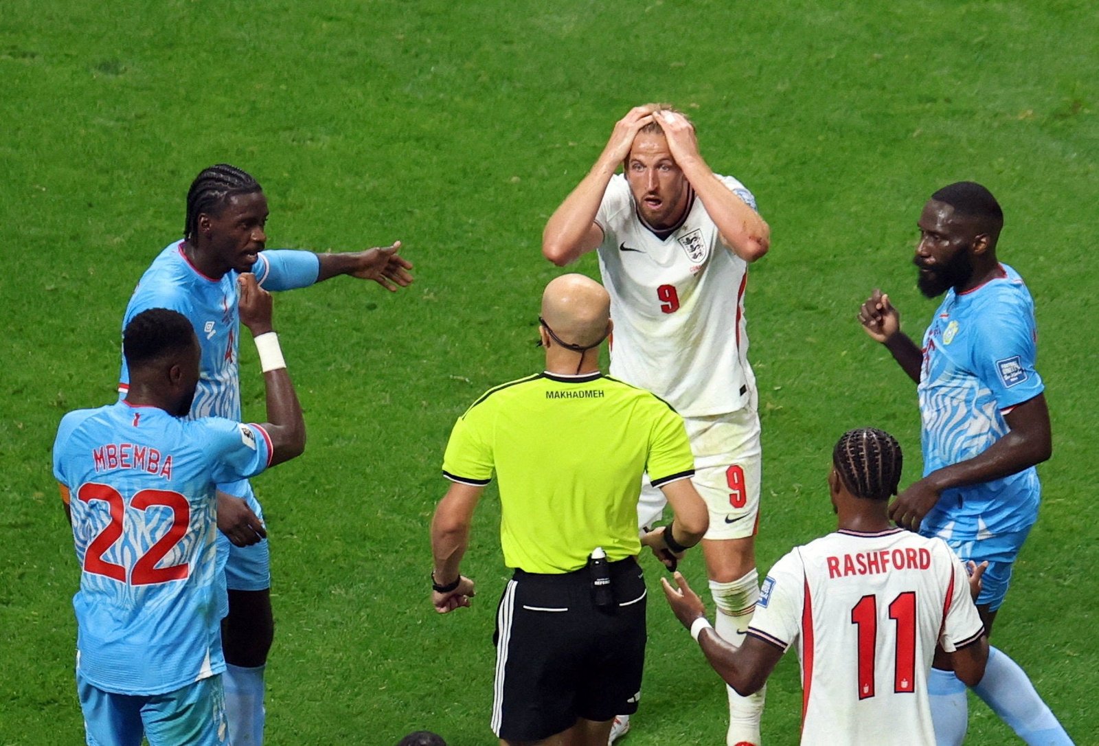 Por que a Inglaterra não recebeu um pênalti pelo incidente de Harry Kane contra a República Democrática do Congo?