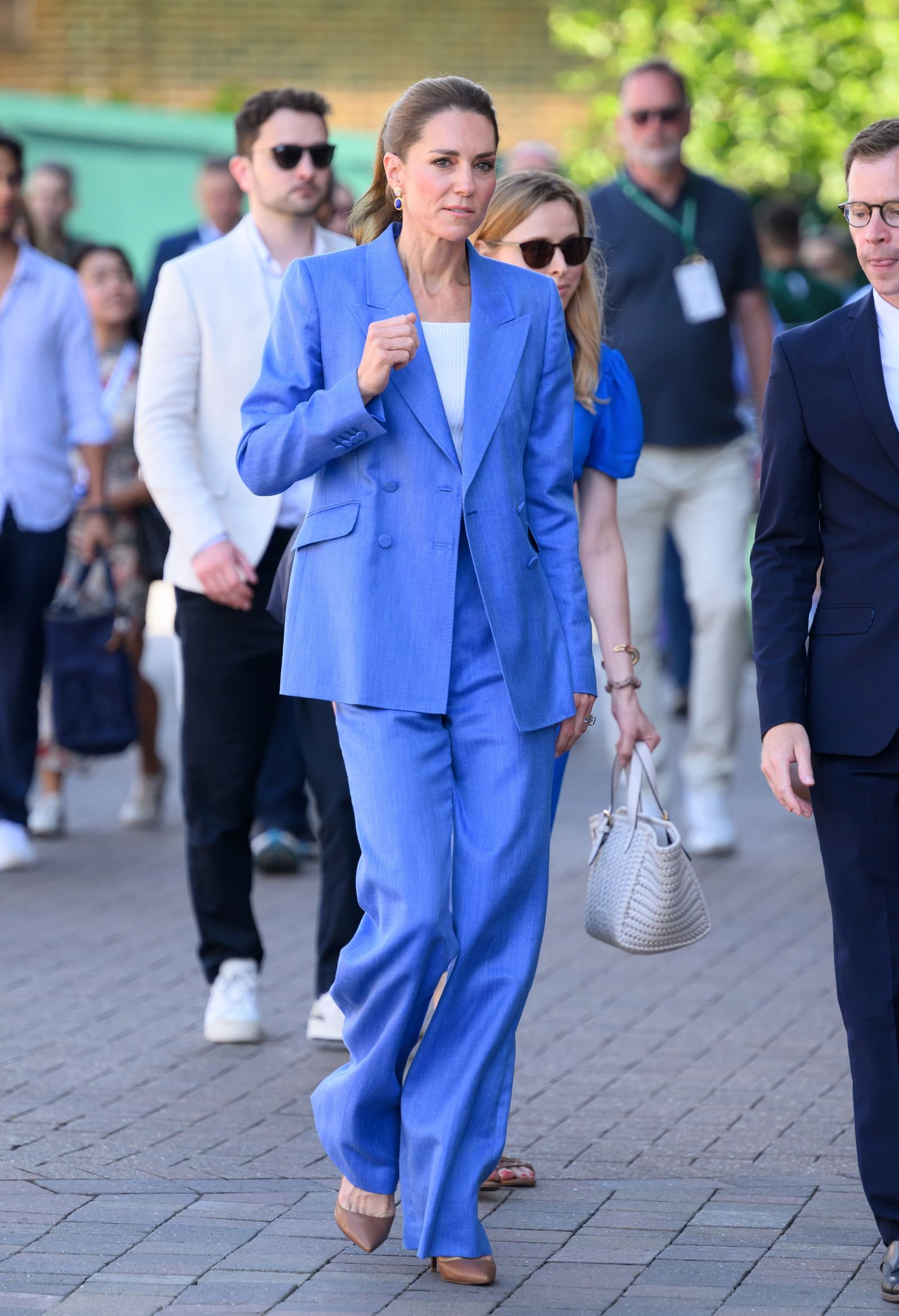 Kate Middleton cumprimenta fãs e abre bilheteria em Wimbledon