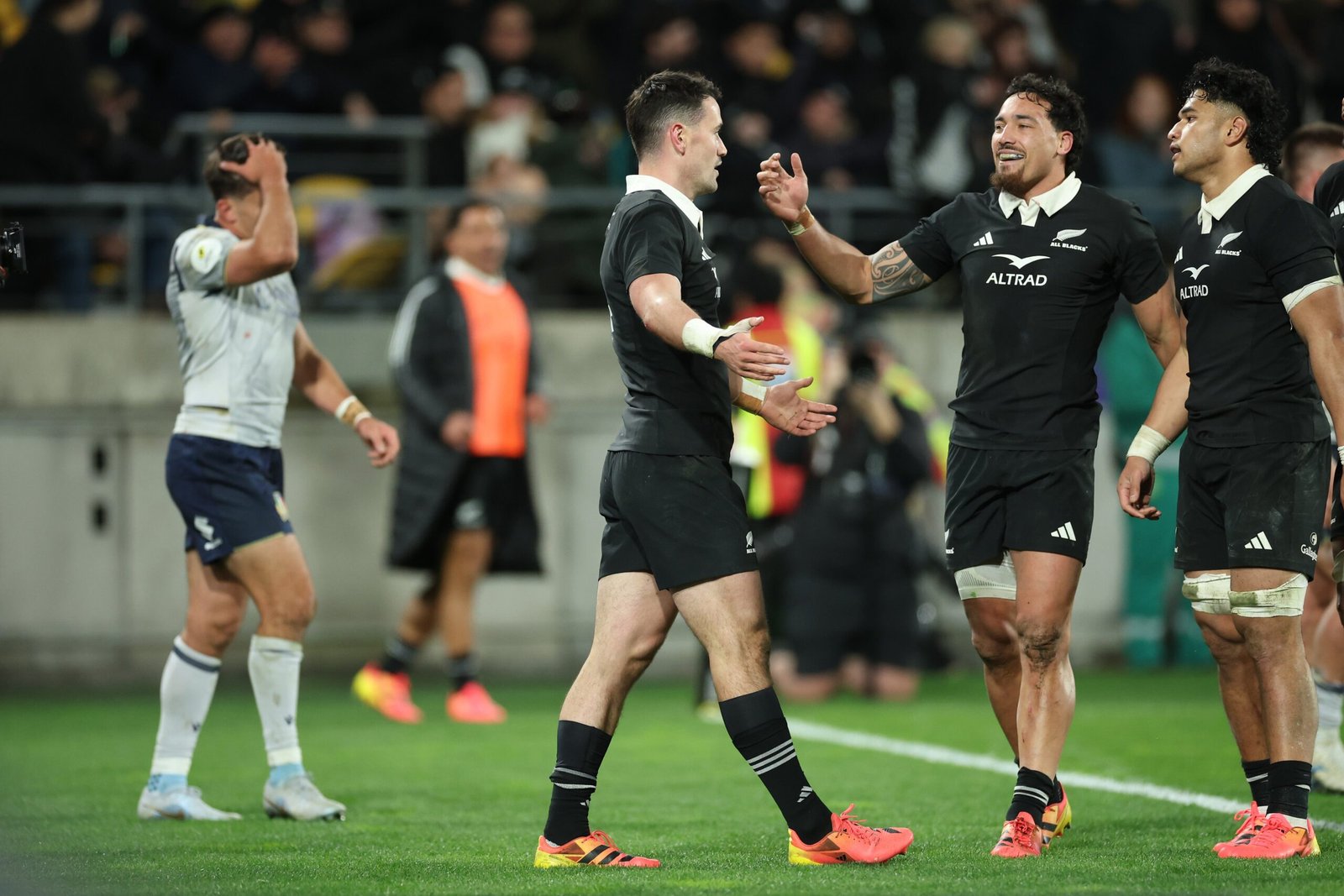 Will Jordan quebrou o recorde dos All Blacks em tentativas com um hat-trick contra a Itália