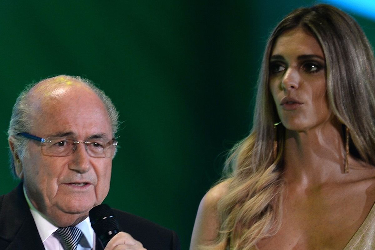FIFA pede desculpas depois que ex-modelo de roupas íntimas ‘violou’ diretrizes de transmissão