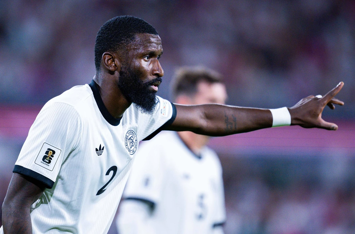 A estrela da DFB, Antonio Rüdiger, parece estar tomando uma decisão sobre o futuro