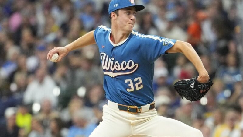 Jacob Misorowski, dos Brewers, está pronto para enfrentar os Reds