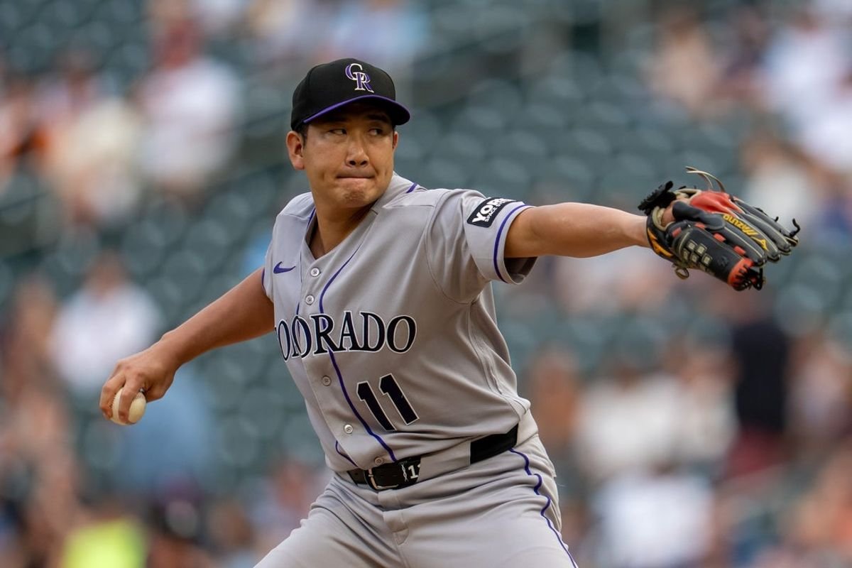 Rockies RHP Tomoyuki Sugano (costas) arranhado vs.