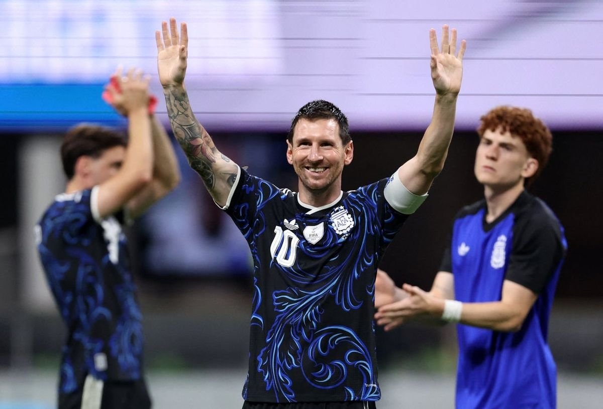 Messi liderou o rali da Argentina, prolongando décadas de frustração da Inglaterra