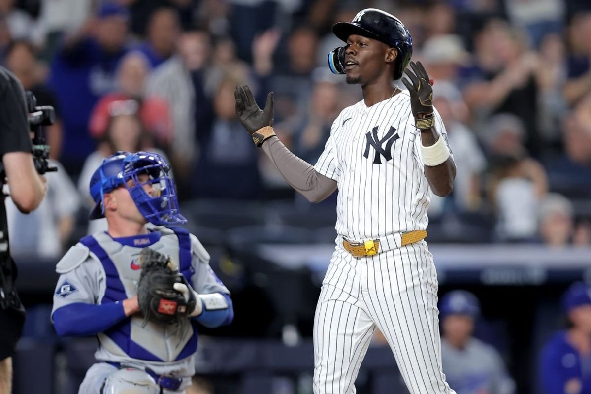 O último home run ajudou os Yankees a ganhar uma partida dupla sobre os Dodgers