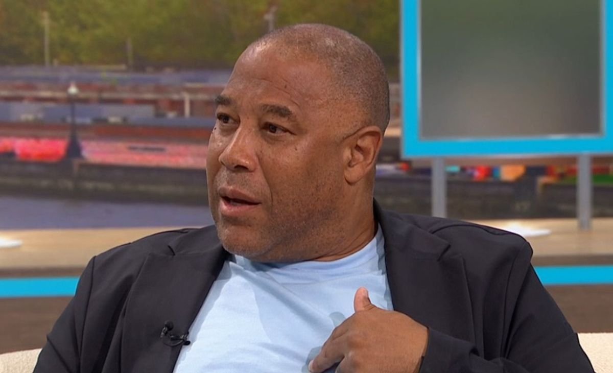 John Barnes revela que estrela inglesa recusou o recorde do World In Motion para ir ao pub