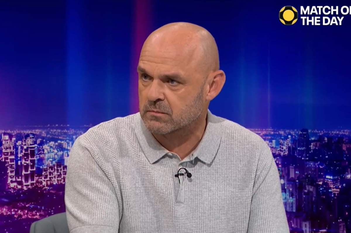 Danny Murphy choca os espectadores com o ‘comentário mais estranho’ enquanto discursa sobre o gato perdido