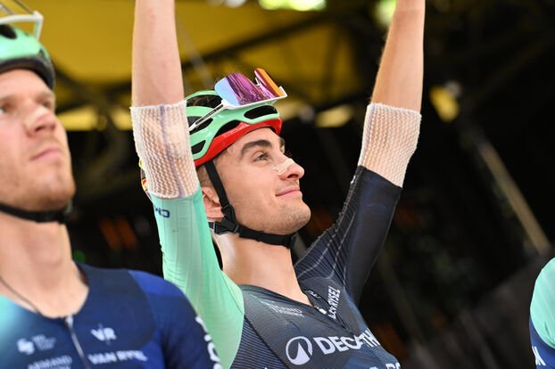 “O que faz na sua idade, Pogacar não faz”: através do Tour de France, Thibaut Pinot promete o melhor a Paul Seixas