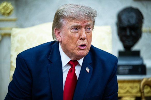 Trump restaura bloqueio do Estreito de Ormuz; 20 por cento de vítimas de carga após colapso do cessar-fogo EUA-Irã