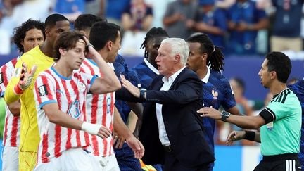 “Teria passado sem os insultos do banco adversário”, condenou Didier Deschamps após a vitória sobre o Paraguai – franceinfo