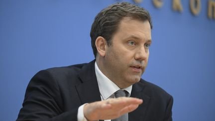 Bilhões em cortes de defesa e climáticos… Governo alemão aprova orçamento para 2027 e atrai críticas de ambientalistas