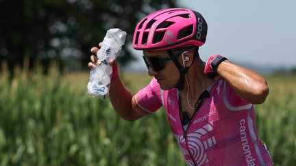 Diante da onda de calor, sindicato dos pilotos pede revisão dos tempos das etapas do Tour de France – franceinfo