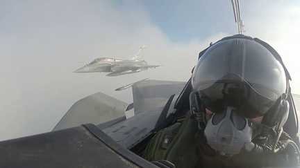 Diante da Rússia, os Rafales franceses vigiam os céus do Báltico – franceinfo