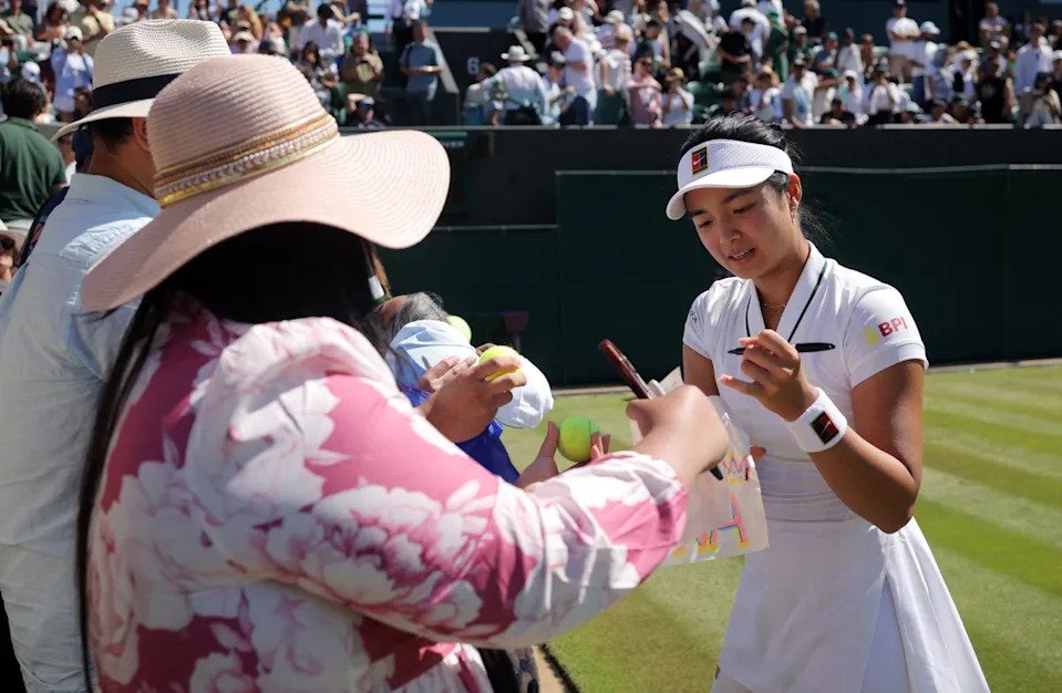 Alexandra Eala faz história em Wimbledon para levar as esperanças das Filipinas