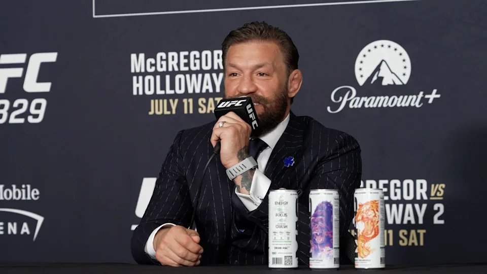 Conor McGregor tem como vencer Max Holloway no UFC 329?