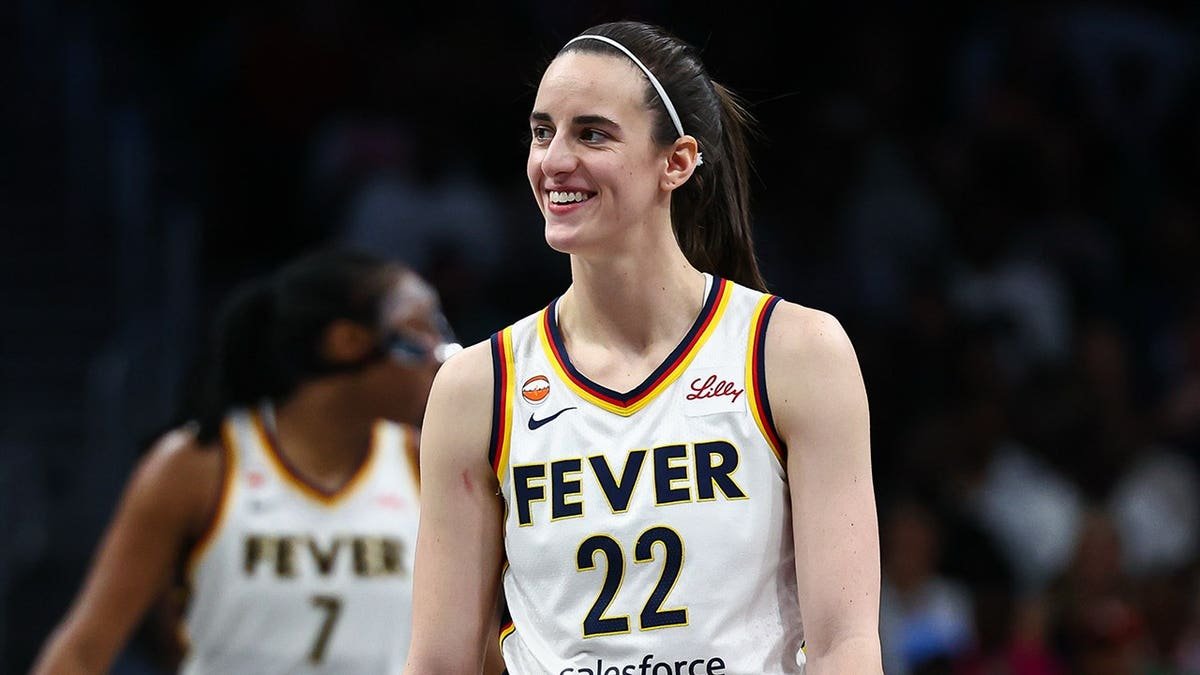 Caitlin Clark eleita Jogadora do Mês da Conferência Leste, apesar de ter jogado apenas 10 partidas