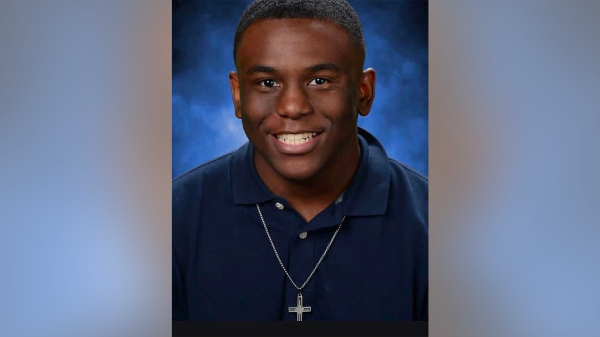 A família de Daniel Erving no Texas está buscando acusações de homicídio culposo após o afogamento no lago