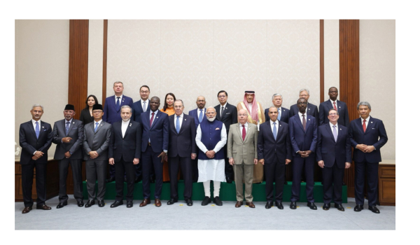 O primeiro-ministro Modi conversou com chanceleres e chefes de delegações dos países BRICS