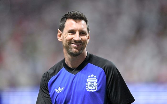 IShowSpeed ​​​​implora a Lamine Yamal para impedir Lionel Messi de vencer outra Copa do Mundo