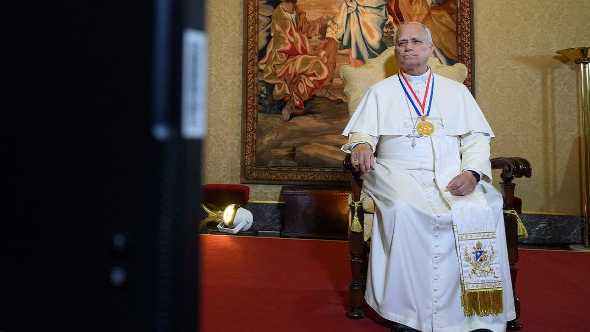 Papa Leão 14 recebe a Medalha da Liberdade e nos incentiva a aceitar imigrantes