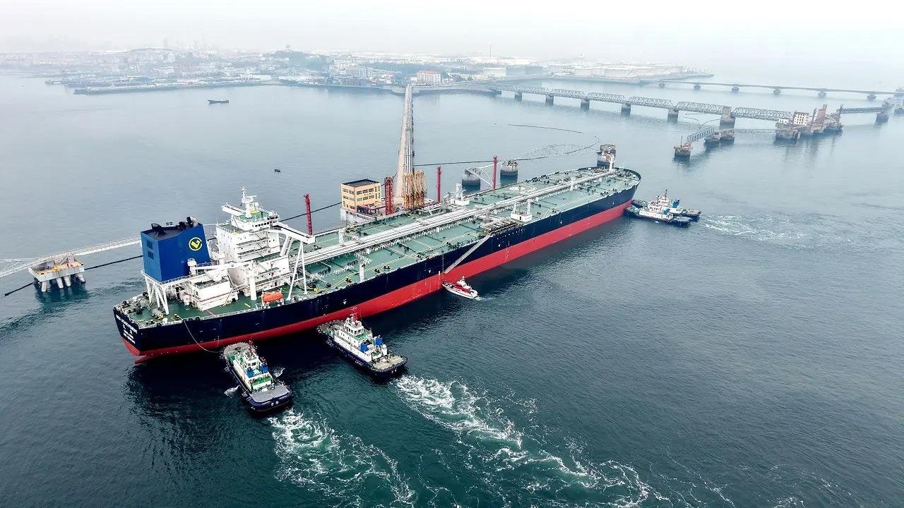 CENTCOM rejeita alegações iranianas de explosão de mina petroleira no Estreito de Ormuz