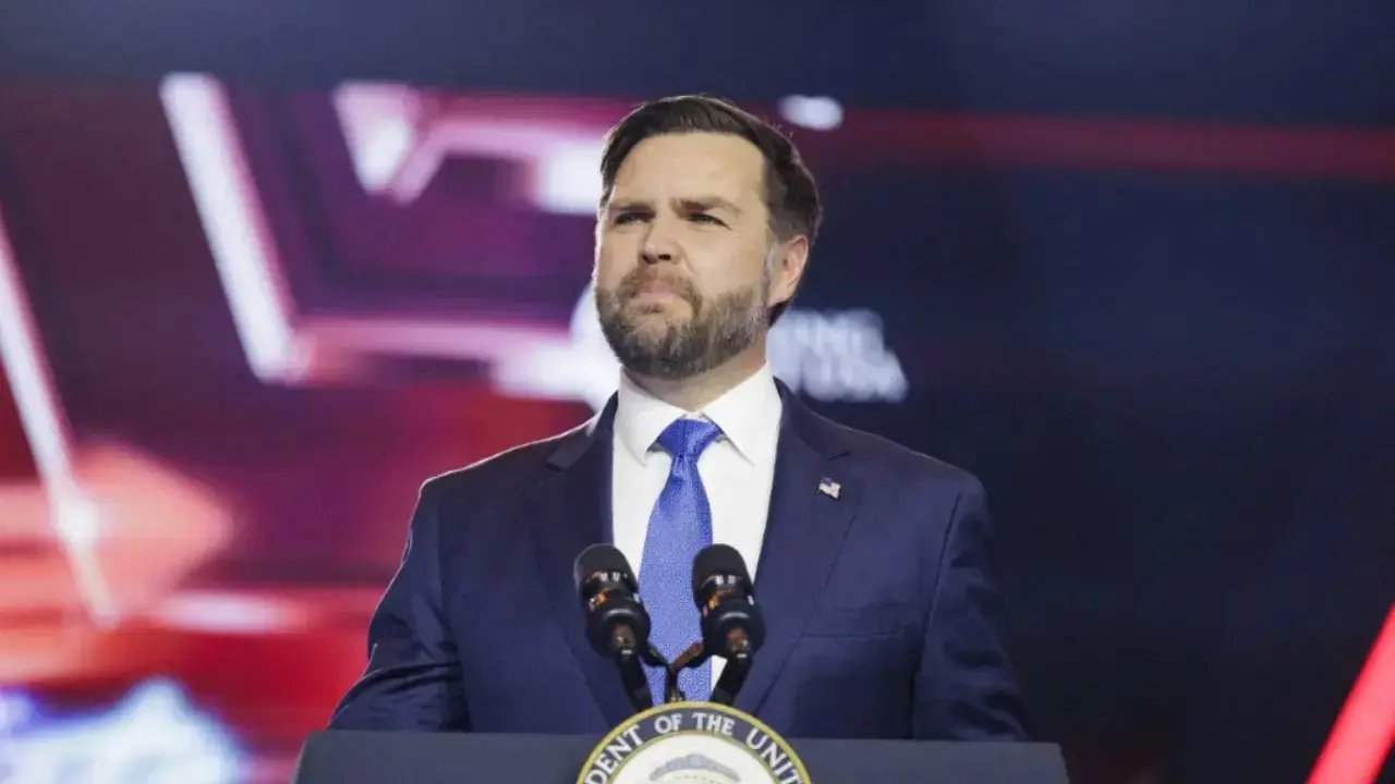 JD Vance alerta o Irã sobre ataques no Estreito de Ormuz e promete ação mais forte dos EUA