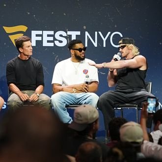 Tom Brady Logan Paul é uma luta ou uma arte performática?