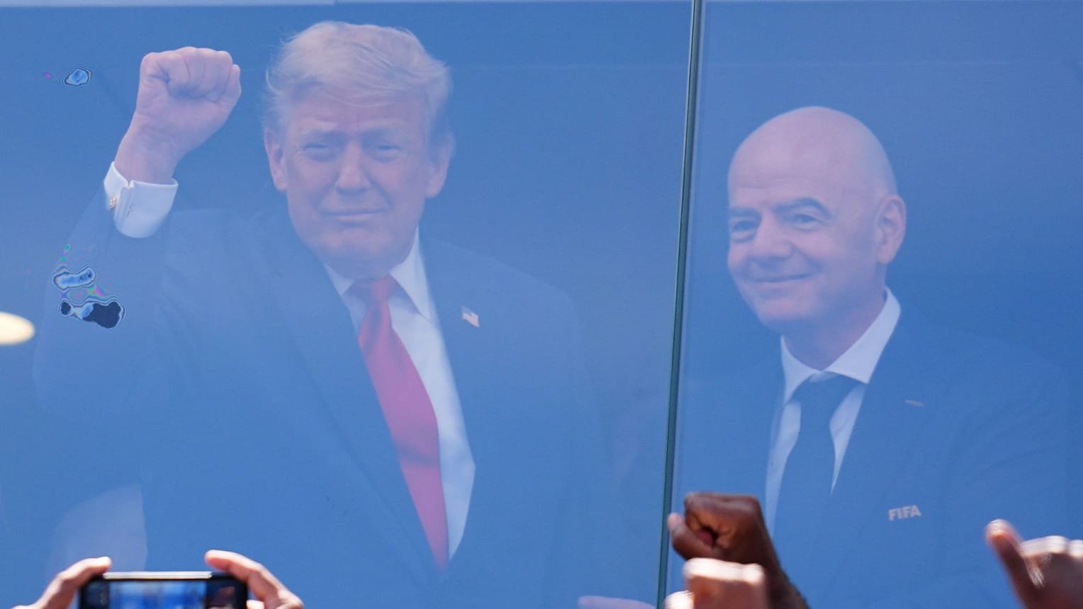Donald Trump dá um tapinha no troféu – comentaristas da ZDF com críticas