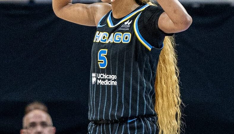 Skylar Diggins explode após troca de Angel Reese