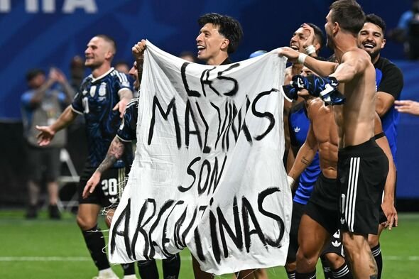 Argentina quebrou regras da FIFA minutos após vitória da Inglaterra e pode enfrentar sanções | Futebol | Esportes