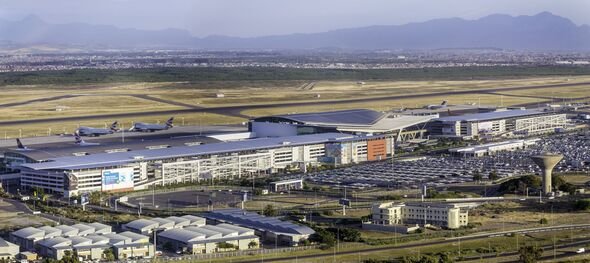 O aeroporto de 900 hectares em África é eleito o melhor do continente pelo 11º ano consecutivo | Mundo | Notícias