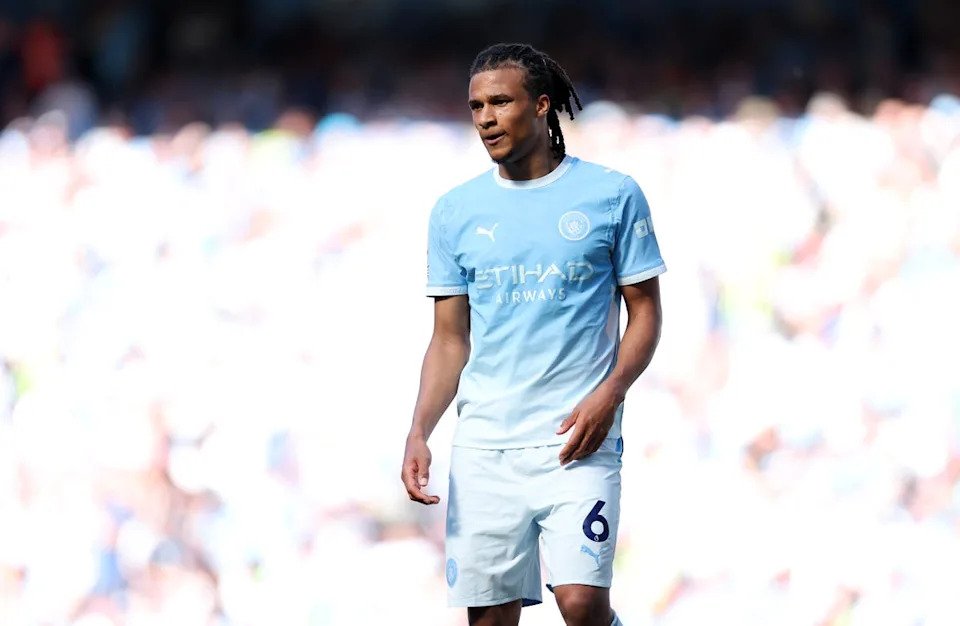 O Man City foi pego de surpresa quando o Fenerbahçe anunciou um acordo para contratar Nathan Ake