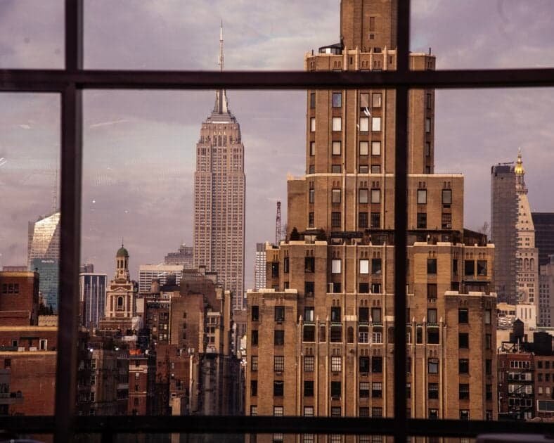 O alpinista do Empire State Building pode ter recebido ajuda lá dentro