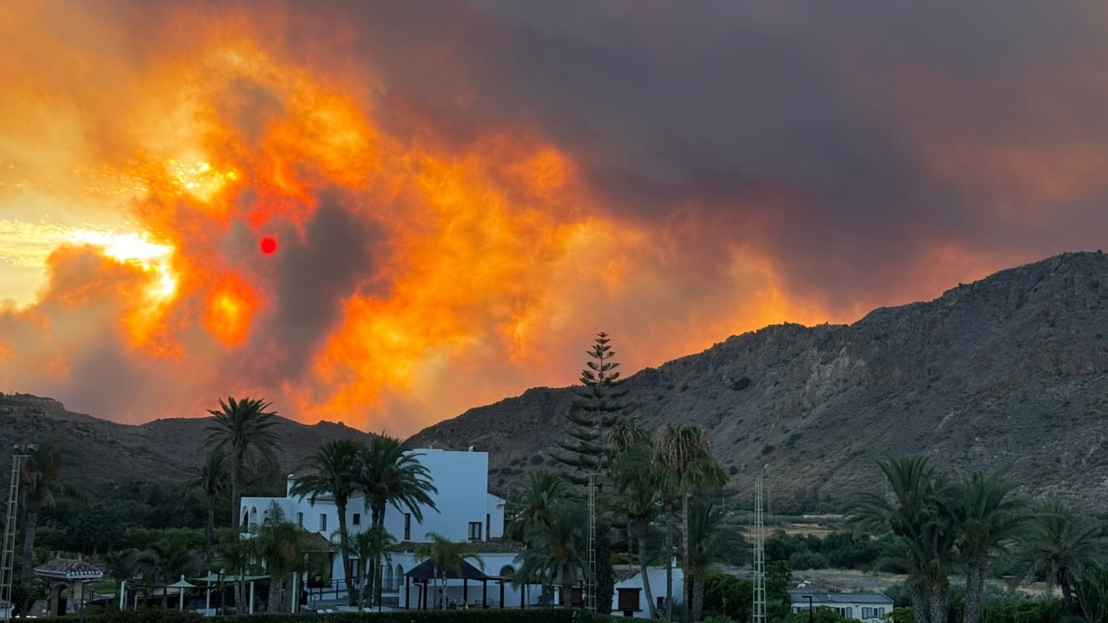 Número de mortos, desaparecidos e mapa do andamento do incêndio