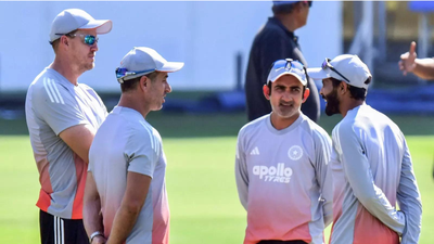 BCCI discute o futuro de Ryan ten Doeschate e Morne Morkel como treinador do Team India; T Dilip sob o fogo | Notícias de críquete