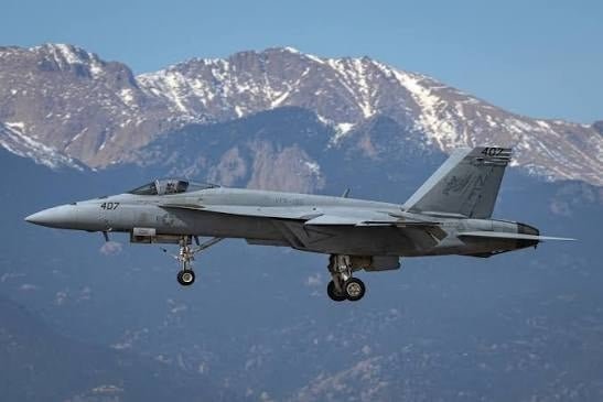 Irã ataca aeronaves F-18 dos EUA na base aérea de Azraq, na Jordânia