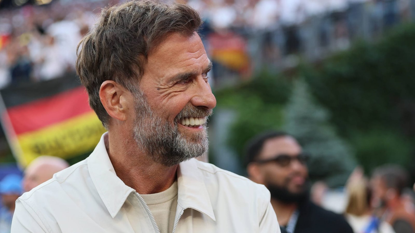 Anúncio com Jürgen Klopp com referência ao trabalho da DFB