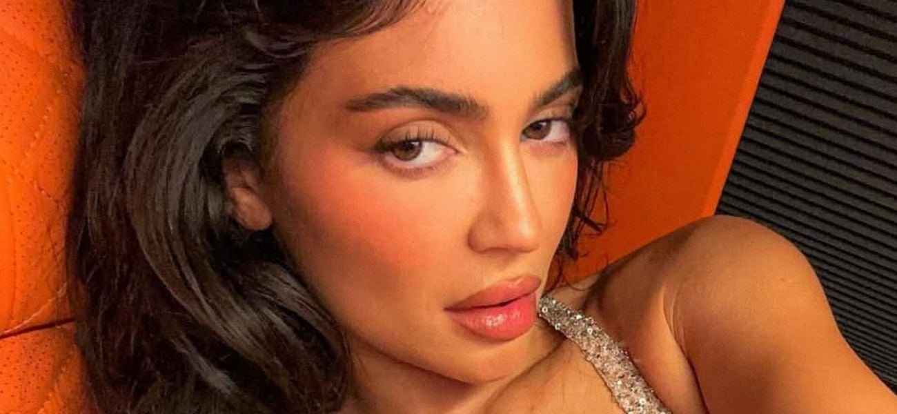 Kylie Jenner posa de biquíni minúsculo para uma sessão de fotos ‘nada gostosa’