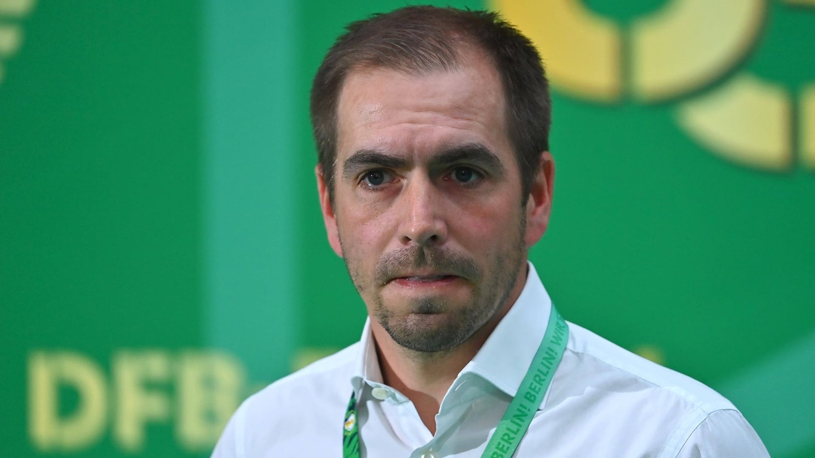 Philipp Lahm critica DFB – “está atrasado há dez anos”