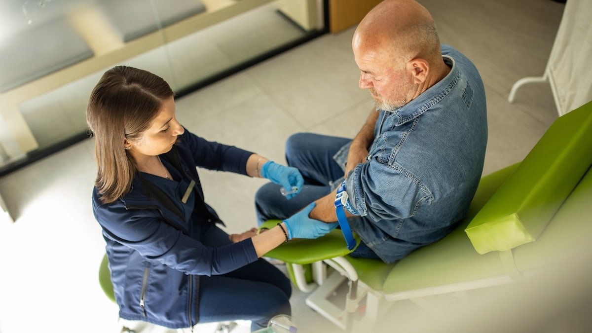 Os exames de sangue de Alzheimer podem prever o declínio cognitivo no início da década