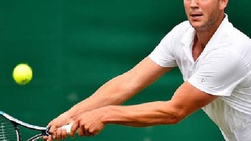 O “herói de culto” que derrotou Federer voltou depois de 10 anos: Marcus Willis, que sofria de depressão e pobreza, voltou a Wimbledon por insistência de sua esposa.